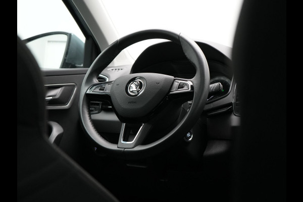 Škoda Karoq 1.0 TSI Style DSG116pk Dealer O.H. | Trekhaak Af Fabriek | Panodak | Camera | Apple Carplay | Sportstoelen Verwarmd  | Navigatie | Keyless | Cruise Control | DAB |