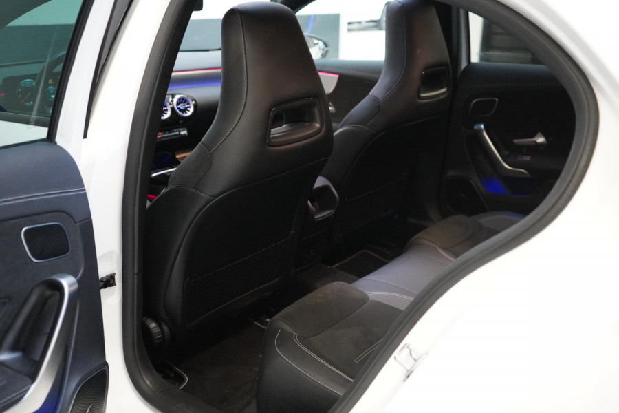 Mercedes-Benz A-Klasse 250 e | AMG Pakket | Panoramadak | Sportstoelen | Sfeerverlichting