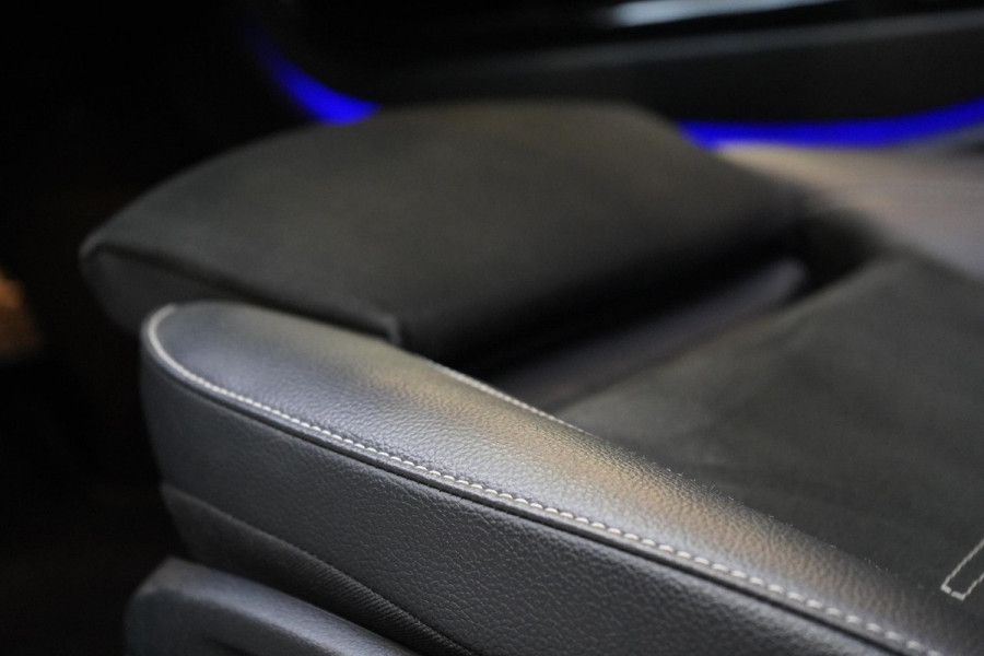 Mercedes-Benz A-Klasse 250 e | AMG Pakket | Panoramadak | Sportstoelen | Sfeerverlichting
