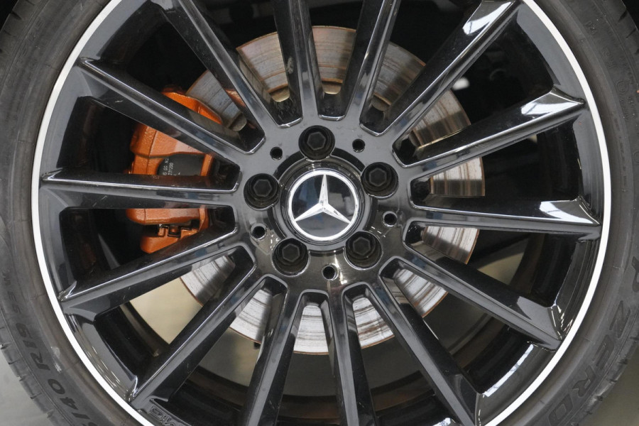 Mercedes-Benz A-Klasse 250 e | AMG Pakket | Panoramadak | Sportstoelen | Sfeerverlichting