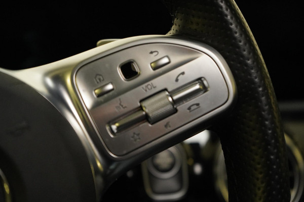 Mercedes-Benz A-Klasse 250 e | AMG Pakket | Panoramadak | Sportstoelen | Sfeerverlichting