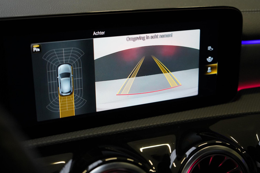Mercedes-Benz A-Klasse 250 e | AMG Pakket | Panoramadak | Sportstoelen | Sfeerverlichting