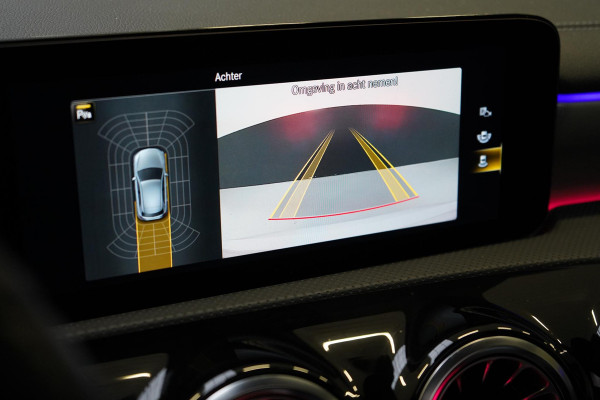 Mercedes-Benz A-Klasse 250 e | AMG Pakket | Panoramadak | Sportstoelen | Sfeerverlichting