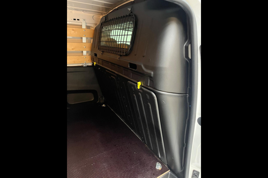 Opel Combo 1.5D 100pk euro6 L1H1 Edition 3persoons, Airco, Camera, CruiseControl, Navigatie, Trekhaak, RIJKLAARPRIJS!