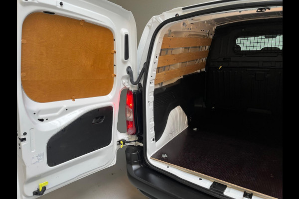 Opel Combo 1.5D 100pk euro6 L1H1 Edition 3persoons, Airco, Camera, CruiseControl, Navigatie, Trekhaak, RIJKLAARPRIJS!