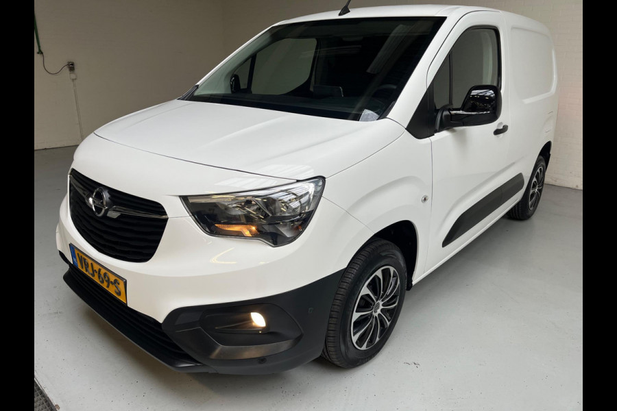 Opel Combo 1.5D 100pk euro6 L1H1 Edition 3persoons, Airco, Camera, CruiseControl, Navigatie, Trekhaak, RIJKLAARPRIJS!