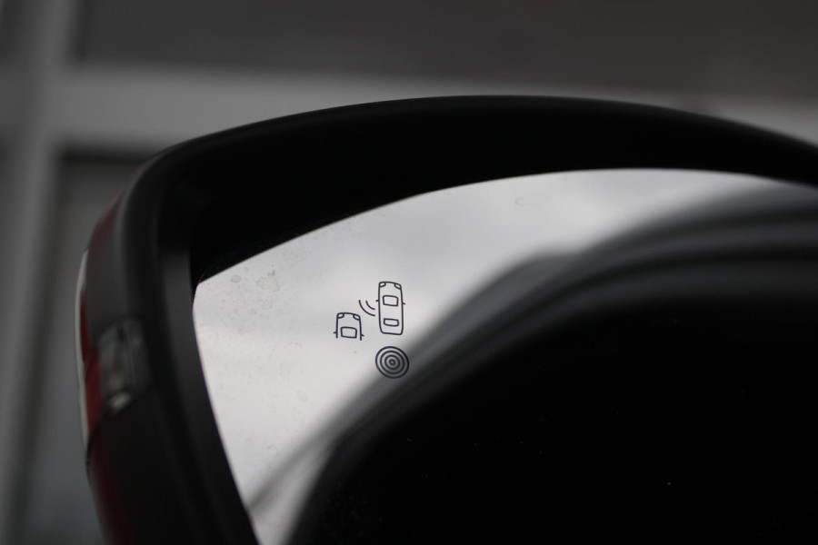 Peugeot 2008 1.2 130PK AUTOMAAT GT PACK | ALCANTARA/LEDEREN BEKLEDING | ELEKTRISCH BEDIENBARE BESTUURDERSSTOEL | STOEL VERWARMING | MASSAGE STOELEN | NAVIGATIE | FULL LED KOPLAMPEN | DRAADLOZE APPLE CARPLAY/ANDROID AUTO | ADAPTIVE CRUISE CONTROL | CAMERA VOOR + ACHTER | CLIMATE CONTROL | LICHTMETALEN VELGEN 17" | KEYLESS ENTRY/START | DAB+ RADIO |DODEHOEK DETECTIE | PARKEERSENSOREN VOOR + ACHTER |