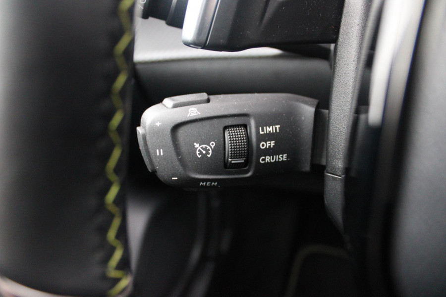 Peugeot 2008 1.2 130PK AUTOMAAT GT PACK | ALCANTARA/LEDEREN BEKLEDING | ELEKTRISCH BEDIENBARE BESTUURDERSSTOEL | STOEL VERWARMING | MASSAGE STOELEN | NAVIGATIE | FULL LED KOPLAMPEN | DRAADLOZE APPLE CARPLAY/ANDROID AUTO | ADAPTIVE CRUISE CONTROL | CAMERA VOOR + ACHTER | CLIMATE CONTROL | LICHTMETALEN VELGEN 17" | KEYLESS ENTRY/START | DAB+ RADIO |DODEHOEK DETECTIE | PARKEERSENSOREN VOOR + ACHTER |