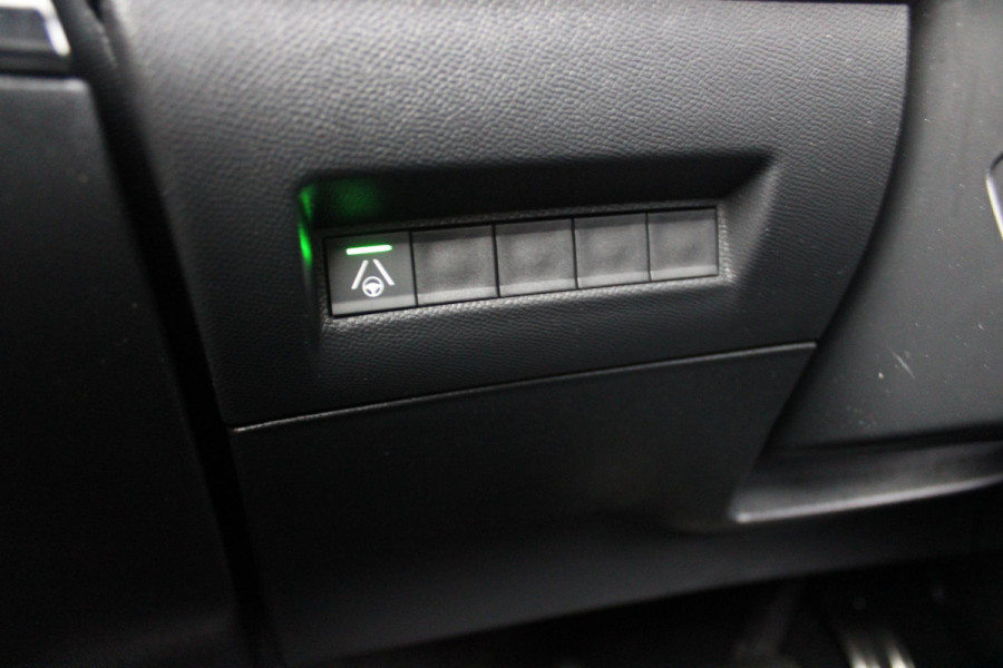 Peugeot 2008 1.2 130PK AUTOMAAT GT PACK | ALCANTARA/LEDEREN BEKLEDING | ELEKTRISCH BEDIENBARE BESTUURDERSSTOEL | STOEL VERWARMING | MASSAGE STOELEN | NAVIGATIE | FULL LED KOPLAMPEN | DRAADLOZE APPLE CARPLAY/ANDROID AUTO | ADAPTIVE CRUISE CONTROL | CAMERA VOOR + ACHTER | CLIMATE CONTROL | LICHTMETALEN VELGEN 17" | KEYLESS ENTRY/START | DAB+ RADIO |DODEHOEK DETECTIE | PARKEERSENSOREN VOOR + ACHTER |