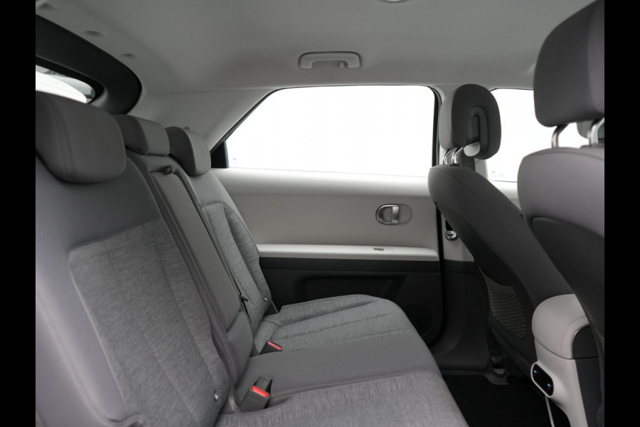 Hyundai IONIQ 5 Connect 58 kWh 170pk Dealer O.H. | Adaptive Cruise | Camera | Stoelen & Stuur Verwarmd | Apple Carplay | Navigatie | Virtual | Blis | DAB |
