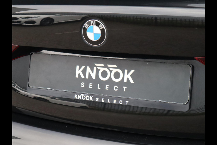 BMW 1-serie 118i High Executive M Sport Pakket Automaat / Live Cockpit Professional / Leder / Hifi / Stoelverwarming / 17 Inch / Adaptieve LED-koplamp / DAB / Parkeersensoren / Lichtpakket