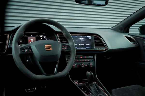 Seat León ST 2.0 TSI 4DRIVE CUPRA R Ultimate Edition / Pano / Carplay