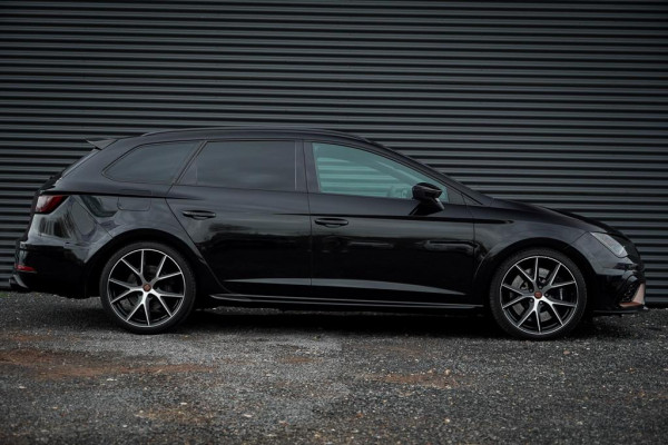Seat León ST 2.0 TSI 4DRIVE CUPRA R Ultimate Edition / Pano / Carplay