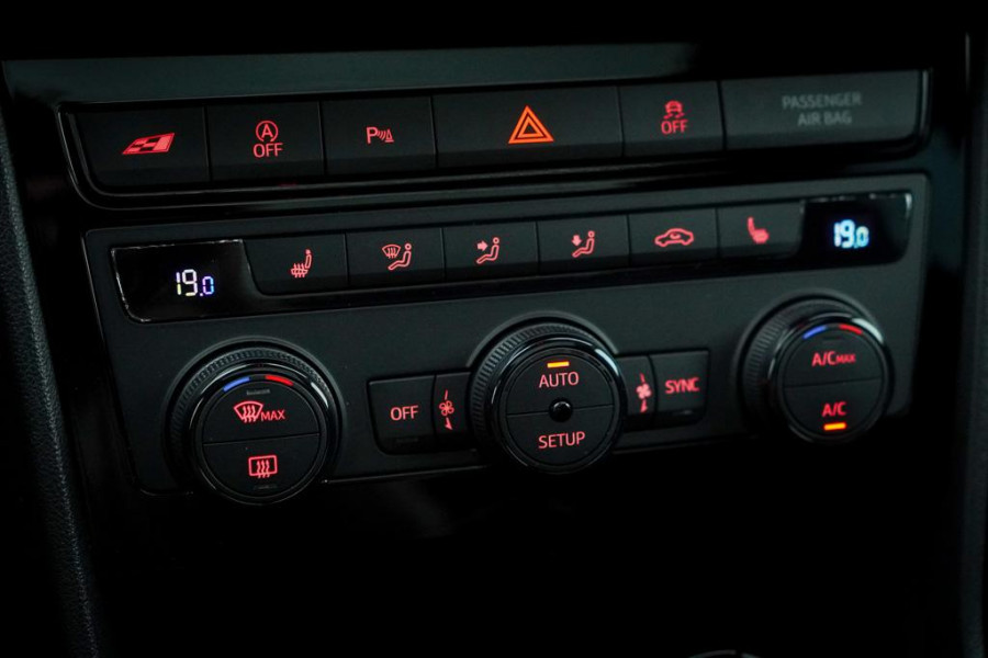 Seat León ST 2.0 TSI 4DRIVE CUPRA R Ultimate Edition / Pano / Carplay