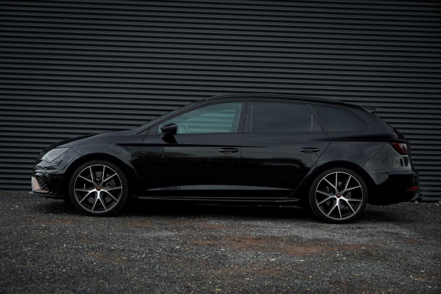 Seat León ST 2.0 TSI 4DRIVE CUPRA R Ultimate Edition / Pano / Carplay