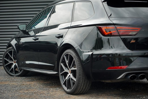 Seat León ST 2.0 TSI 4DRIVE CUPRA R Ultimate Edition / Pano / Carplay