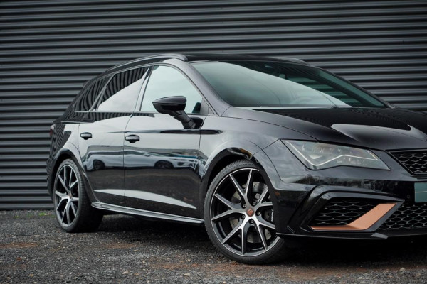Seat León ST 2.0 TSI 4DRIVE CUPRA R Ultimate Edition / Pano / Carplay
