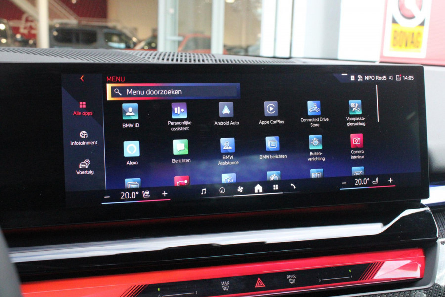 BMW 5 Serie 550e 490PK xDRIVE | ICONIC GLOW GRILL | PANORAMA DAK | MEESTURENDE ACHTERAS | STUUR VERWARMING | M SPORT PAKKET PRO | 20" LICHTMETALEN VELGEN | ZONNESCHERM ACHTERRUIT ELEKTRISCH | INTERIEURLIJSTEN M DONKERZILVER/CARBON FIBER | BOWERS & WILKINS AUDIO SYSTEM | DRIVING ASSISTANT PLUS | SHADOW LINE | INNOVATIE PAKKET | TRAVEL PAKKET | COMFORT PAKKET (AUTOMATISCHE AIRCONDITIONING 4 ZONES MET AUTOMATISCHE LUCHTCIRCULATIEFUNCTIE, STOELVERWARMING VOOR + ACHTER, STOELEN ELEKTRISCH VERSTELBAAR MET MEMORY, ACTIEVE STOELVENTILATIE VOOR) | BMW INDIVIDUAL LEER MERINO SILVERSTONE/ATL