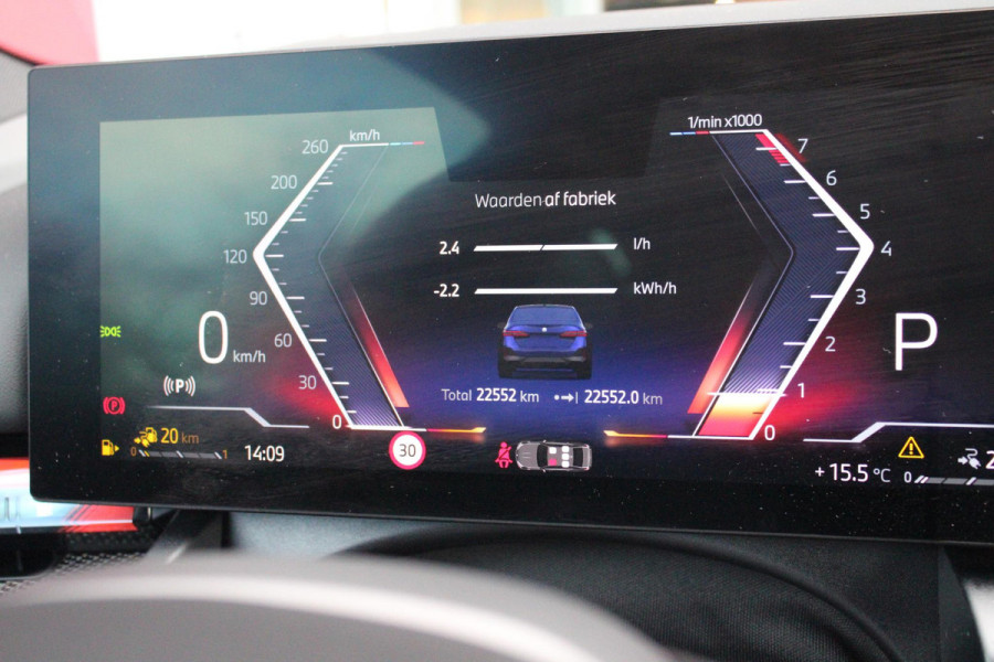 BMW 5 Serie 550e 490PK xDRIVE | ICONIC GLOW GRILL | PANORAMA DAK | MEESTURENDE ACHTERAS | STUUR VERWARMING | M SPORT PAKKET PRO | 20" LICHTMETALEN VELGEN | ZONNESCHERM ACHTERRUIT ELEKTRISCH | INTERIEURLIJSTEN M DONKERZILVER/CARBON FIBER | BOWERS & WILKINS AUDIO SYSTEM | DRIVING ASSISTANT PLUS | SHADOW LINE | INNOVATIE PAKKET | TRAVEL PAKKET | COMFORT PAKKET (AUTOMATISCHE AIRCONDITIONING 4 ZONES MET AUTOMATISCHE LUCHTCIRCULATIEFUNCTIE, STOELVERWARMING VOOR + ACHTER, STOELEN ELEKTRISCH VERSTELBAAR MET MEMORY, ACTIEVE STOELVENTILATIE VOOR) | BMW INDIVIDUAL LEER MERINO SILVERSTONE/ATL