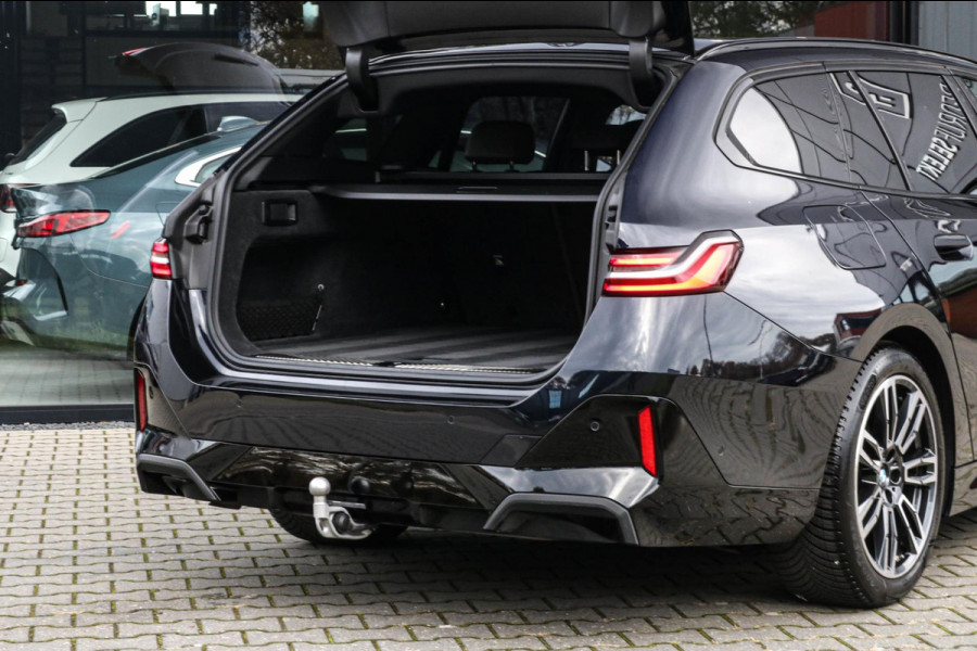 BMW 5 Serie Touring 520i - M-SPORT - HARMAN KARDON - TREKHAAK