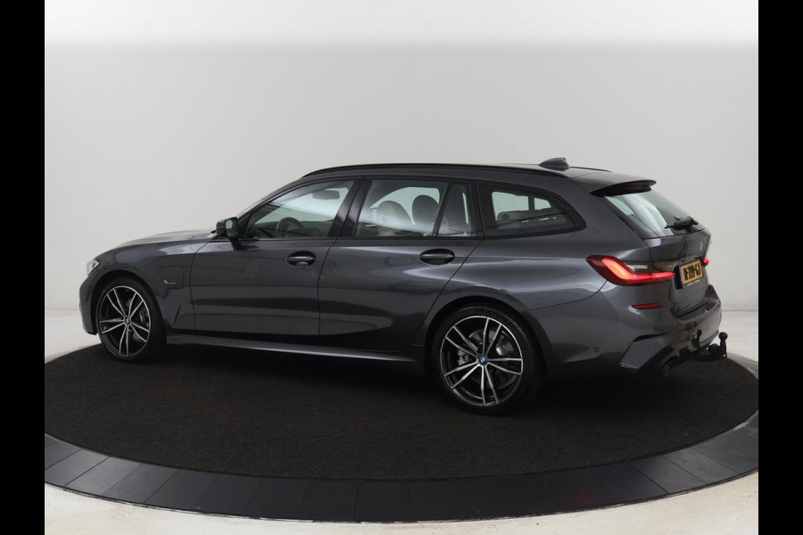 BMW 3-serie 320e M Sport | Adaptive cruise | Leder | Trekhaak | Stoelverwarming | 360 Camera | Laserlicht | Carplay | Sfeerverlichting | Live Cockpit | Keyless | Sportstoelen | DAB | Navigatie | PHEV | Plug In