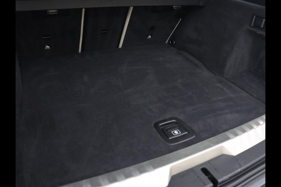 BMW 3-serie 320e M Sport | Adaptive cruise | Leder | Trekhaak | Stoelverwarming | 360 Camera | Laserlicht | Carplay | Sfeerverlichting | Live Cockpit | Keyless | Sportstoelen | DAB | Navigatie | PHEV | Plug In