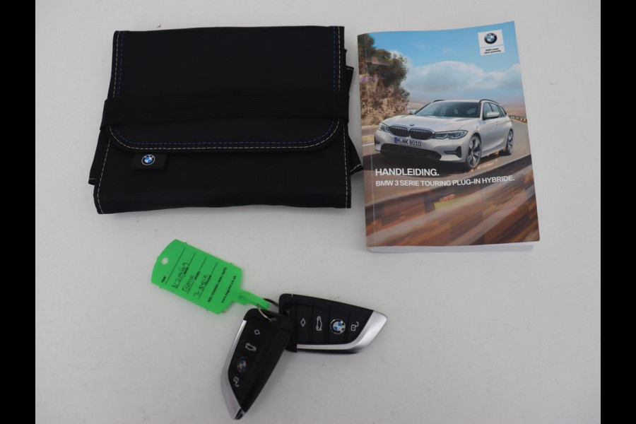 BMW 3-serie 320e M Sport | Adaptive cruise | Leder | Trekhaak | Stoelverwarming | 360 Camera | Laserlicht | Carplay | Sfeerverlichting | Live Cockpit | Keyless | Sportstoelen | DAB | Navigatie | PHEV | Plug In