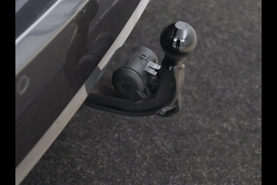 BMW 3-serie 320e M Sport | Adaptive cruise | Leder | Trekhaak | Stoelverwarming | 360 Camera | Laserlicht | Carplay | Sfeerverlichting | Live Cockpit | Keyless | Sportstoelen | DAB | Navigatie | PHEV | Plug In