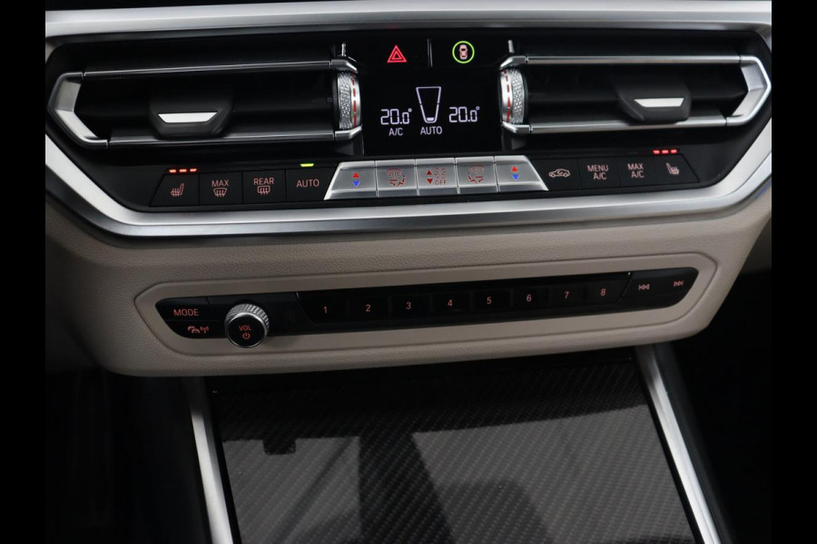 BMW 3-serie 320e M Sport | Adaptive cruise | Leder | Trekhaak | Stoelverwarming | 360 Camera | Laserlicht | Carplay | Sfeerverlichting | Live Cockpit | Keyless | Sportstoelen | DAB | Navigatie | PHEV | Plug In