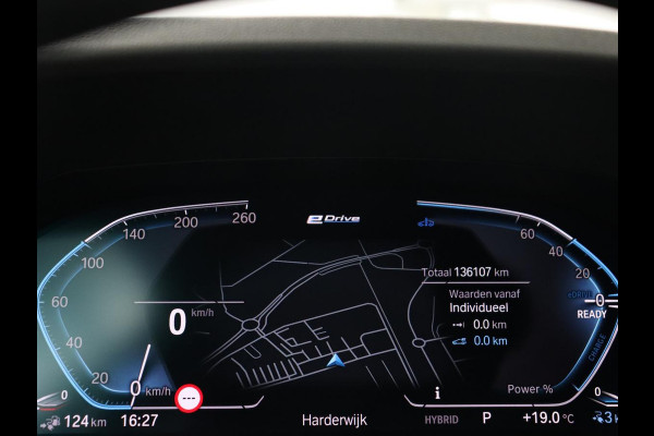 BMW 3-serie 320e M Sport | Adaptive cruise | Leder | Trekhaak | Stoelverwarming | 360 Camera | Laserlicht | Carplay | Sfeerverlichting | Live Cockpit | Keyless | Sportstoelen | DAB | Navigatie | PHEV | Plug In