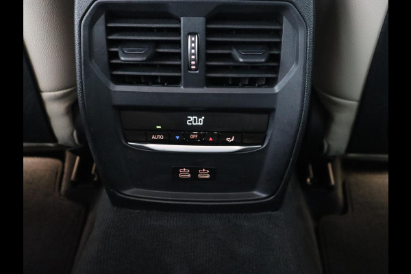 BMW 3-serie 320e M Sport | Adaptive cruise | Leder | Trekhaak | Stoelverwarming | 360 Camera | Laserlicht | Carplay | Sfeerverlichting | Live Cockpit | Keyless | Sportstoelen | DAB | Navigatie | PHEV | Plug In