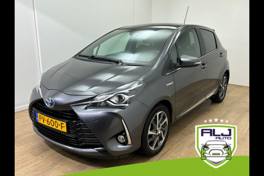 Toyota Yaris Occasion 1.5 Hybrid Premium | Airco | Grijs | Tweedehands Toyota Yaris | Cruisecontrol | Panoramadak