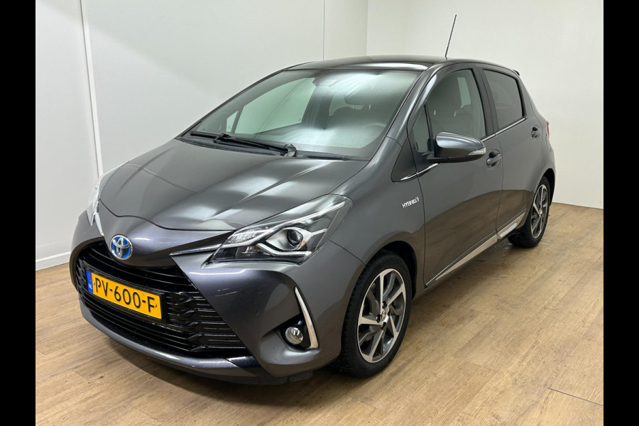 Toyota Yaris Occasion 1.5 Hybrid Premium | Airco | Grijs | Tweedehands Toyota Yaris | Cruisecontrol | Panoramadak