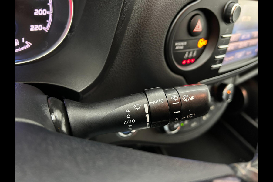 Toyota Yaris Occasion 1.5 Hybrid Premium | Airco | Grijs | Tweedehands Toyota Yaris | Cruisecontrol | Panoramadak