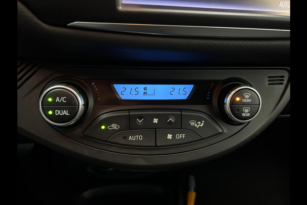 Toyota Yaris Occasion 1.5 Hybrid Premium | Airco | Grijs | Tweedehands Toyota Yaris | Cruisecontrol | Panoramadak