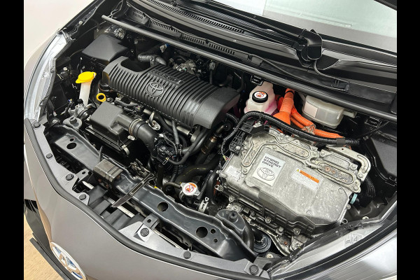 Toyota Yaris Occasion 1.5 Hybrid Premium | Airco | Grijs | Tweedehands Toyota Yaris | Cruisecontrol | Panoramadak