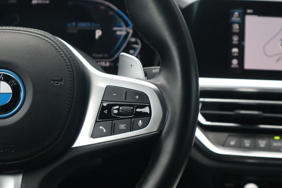 BMW 3 Serie Touring M-Sport SOH 93% / Hifi / Stoelverwarming / 18inch / Sportstoelen /