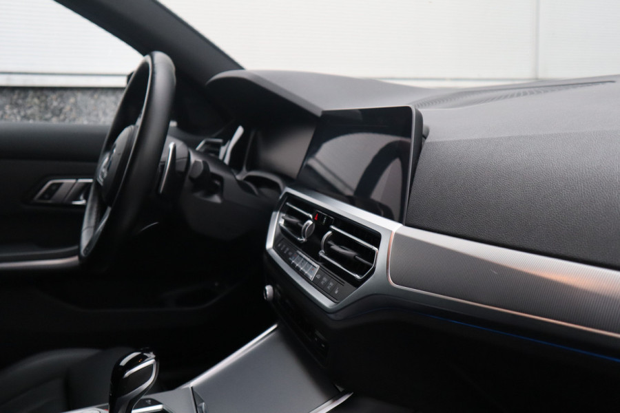BMW 3 Serie Touring M-Sport SOH 93% / Hifi / Stoelverwarming / 18inch / Sportstoelen /