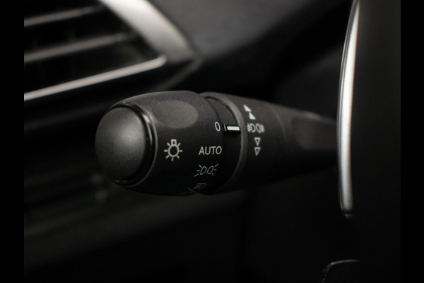 Peugeot 5008 1.2 PureTech Active Sport (APPLE CARPLAY,NAVI,CRUISE,LED,LANE ASSIST,DAB,SPORTSTOELEN,NIEUWE APK,NETTE STAAT)