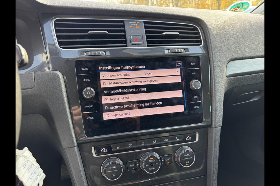 Volkswagen Golf 1.0 TSI Comfortline Business