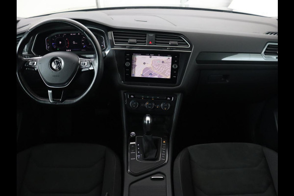 Volkswagen Tiguan Allspace 1.5 TSI R Line | Trekhaak | Camera | Full LED | Adaptive cruise | Virtual Cockpit | Park Assist | Carplay | Navigatie | Keyless | Climate control | 19'' lichtmetalen velgen