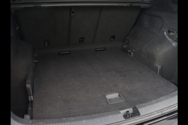 Volkswagen Tiguan Allspace 1.5 TSI R Line | Trekhaak | Camera | Full LED | Adaptive cruise | Virtual Cockpit | Park Assist | Carplay | Navigatie | Keyless | Climate control | 19'' lichtmetalen velgen