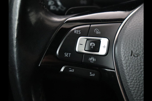 Volkswagen Tiguan Allspace 1.5 TSI R Line | Trekhaak | Camera | Full LED | Adaptive cruise | Virtual Cockpit | Park Assist | Carplay | Navigatie | Keyless | Climate control | 19'' lichtmetalen velgen