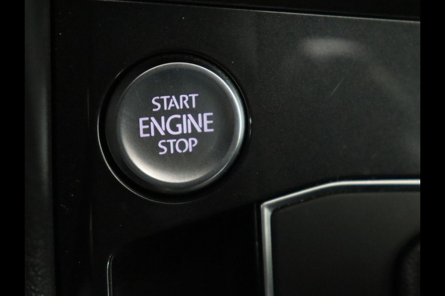 Volkswagen Tiguan Allspace 1.5 TSI R Line | Trekhaak | Camera | Full LED | Adaptive cruise | Virtual Cockpit | Park Assist | Carplay | Navigatie | Keyless | Climate control | 19'' lichtmetalen velgen