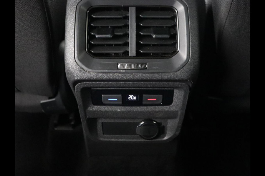 Volkswagen Tiguan Allspace 1.5 TSI R Line | Trekhaak | Camera | Full LED | Adaptive cruise | Virtual Cockpit | Park Assist | Carplay | Navigatie | Keyless | Climate control | 19'' lichtmetalen velgen