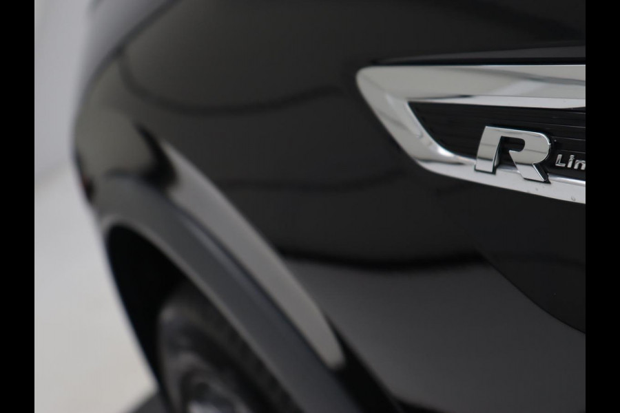 Volkswagen Tiguan Allspace 1.5 TSI R Line | Trekhaak | Camera | Full LED | Adaptive cruise | Virtual Cockpit | Park Assist | Carplay | Navigatie | Keyless | Climate control | 19'' lichtmetalen velgen