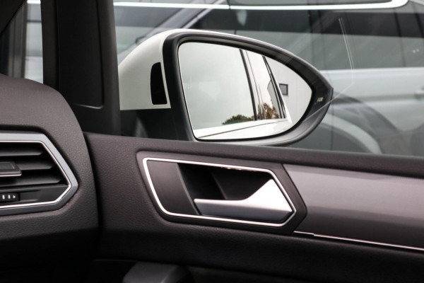 Volkswagen Touran 1.8 TSI R-LINE - PANO - TREKHAAK - CARPLAY - ACC - CAMERA - VOL!!