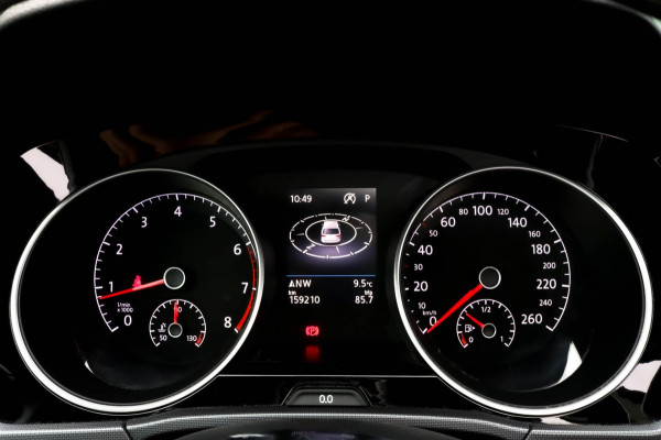 Volkswagen Touran 1.8 TSI R-LINE - PANO - TREKHAAK - CARPLAY - ACC - CAMERA - VOL!!