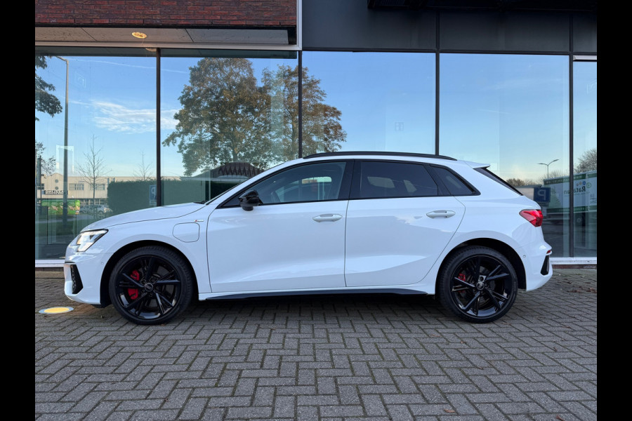 Audi A3 Sportback 45 TFSI e S edition Competition - Automaat - Navi - Winterpakket - Trekhaak