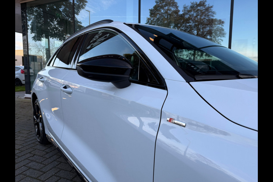 Audi A3 Sportback 45 TFSI e S edition Competition - Automaat - Navi - Winterpakket - Trekhaak